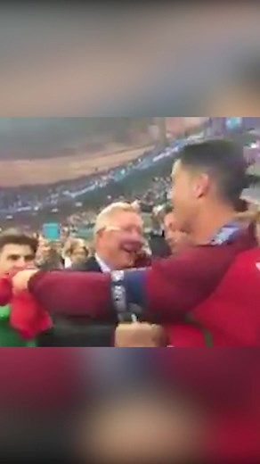 Sir Alex Ferguson Congratulates Ronaldo After EURO Win