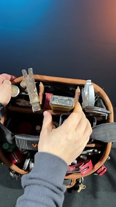 Here is my day to day tool bag and my tool load out i use everyday! I have used many many tool bags over the years and I find this xs is the perfect balance of size, weight, small pockets and deep pockets! I really love the organised front section, it’s perfect for your screw drivers, wrenches and spanner’s. The middle section fits consumables or any parts you might be fitting on your job. Really love having that bag as it fits a lot! The rear version is my favourite as it can fit levels in vert