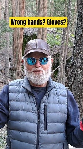 Steve, wrong hands..glove?😄#gloves #funny #funnyshorts