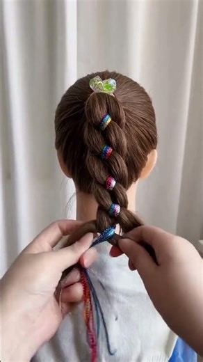 How to Master the 4-Strand Braid with Colorful Yarns