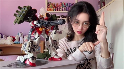 Exploring the XXXG-01H Gundam Heavyarms EW