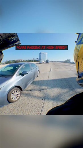 Why is he risking his life on the interstate? 🤔(@threalgrinch)