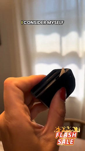 Say goodbye to messy scissors! ✂ This Mini Ceramic Paper Cutter is your new best friend for clean, precise cuts every time!  Compact, easy to use, and perfect for all your crafting and office needs. Get yours today and experience the difference!  #CraftingEssentials #HomeOfficeHacks #PaperCuttingMadeEasy | Aregularly.XX | Facebook