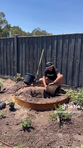 Making Round Garden Beds with Steel Edging Tips