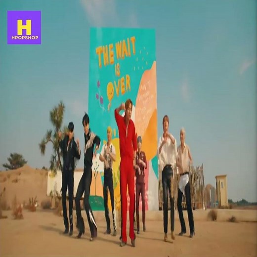 BTS MERCH FOR SALE - KEYRINGS, NOTEBOOKS, PLUSHIES, CLOTHING, LOMO CARDS