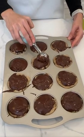 The ULTIMATE Brownie Oreo Cookie Cups Recipe!