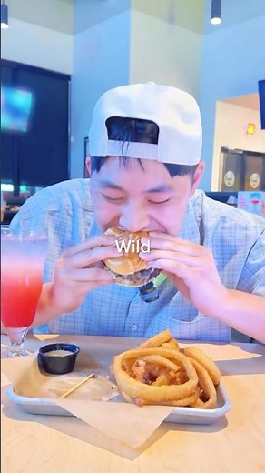 #ad My go-to Buffalo Wild Wings burger 🍔 ‪@buffalowildwings‬ #BWWPartner