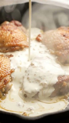 Creamy Garlic Butter Boneless Chicken Thighs