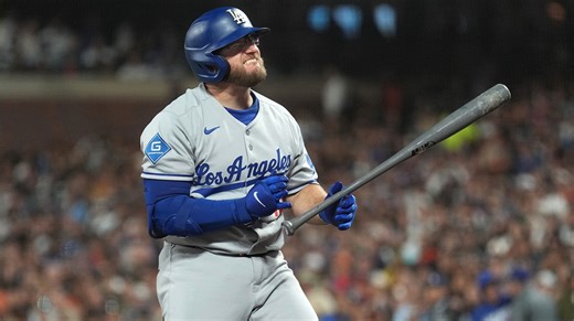 Dodgers' Max Muncy leaves game after being hit in the head