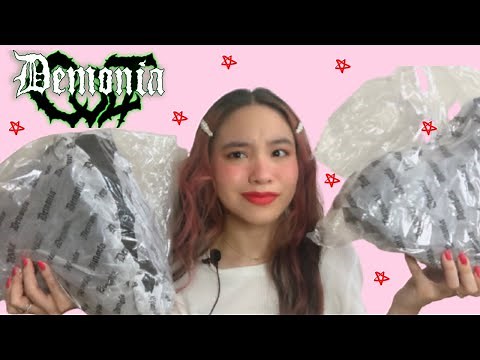 DEMONIA CULT PLATFORM BOOTS REVIEW, UNBOXING, & STYLING| DEMONIA CULT SHAKER 65 BOOTS BLACK HOLO