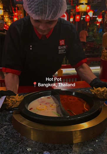 Bangkok's #1 Hot Pot Spot: Unforgettable Flavor!