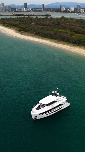 Bran New Horizon FD80 Skyline AMSA 2C Survey Approved | 1E Option | Charter Ready | Immediate Delivery Turnkey, commercial-ready, and built to impress — the Horizon FD80 Skyline is the perfect asset for growing a charter fleet or securing a standout luxury yacht without the wait. Performance & Engineering Highlights: • Twin Caterpillar C18A 1136HP engines • Twin 27kVA Onan generators • VF1650 at-rest SidePower stabilisers • Sea Torque Shaft System for smoother, quieter cruising • Dual Dometic XT