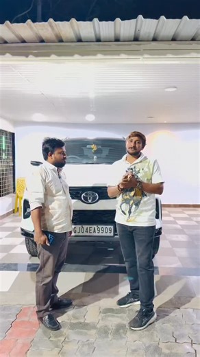 B.K.AHIR on Instagram: "Fast time review LEGENDAR SOLD 🔥🔥🔥🔥 Radhe krishna auto bhavngar #soldout #sold #toyota #legendär #forchuner"