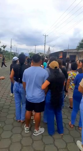 34K views · 164 reactions | Se fue Omar, se fue la cabra  se fue dejando un profundo dolor en sus seres queridos. La cabra era un pelado completo, se ganaba la vida sin hacerle daño a nadie, pero un descuido hizo que pierda la vida. .... Omar Cevallos se fue para no volver. | Angel Eduardo Ayala Calle | Facebook