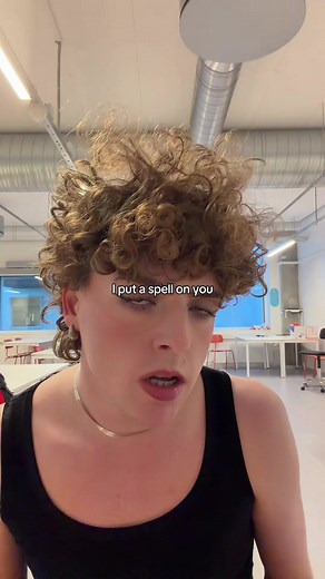 Cover af 'Livsforladt' af Annika – En Mesterlig Fortolkning