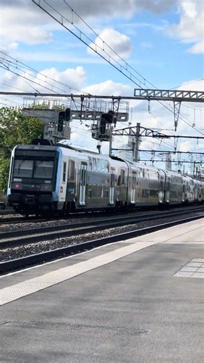 RER C | Passage d’une Z20500 - Z20900 à Vitry-sur-Seine