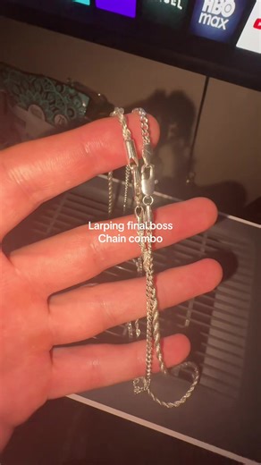 Silver chains, that dont turn your neck green ❄️. #chain #silverchain #jewleryformen