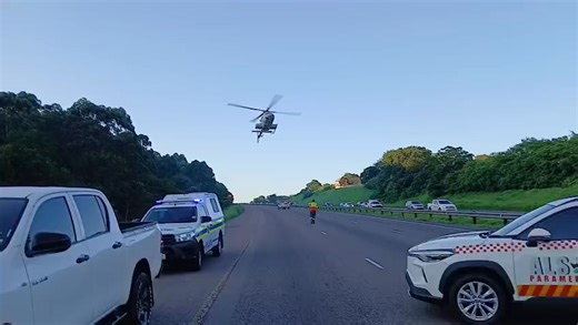 Two security officials were shot after an alleged cash‑in‑transit robbery on the N2 South near the NPC Cement plant, leaving one in critical condition. Video: Doctor Ngcobo / Independent Newspapers #CITHiest #BreakingNews #Durban #SouthAfrica Read on https://tinyurl.com/mry3vhns | IOL News