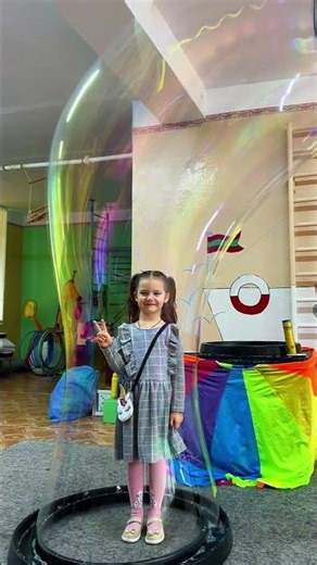 Giant soap bubbles by Tsuriki Show