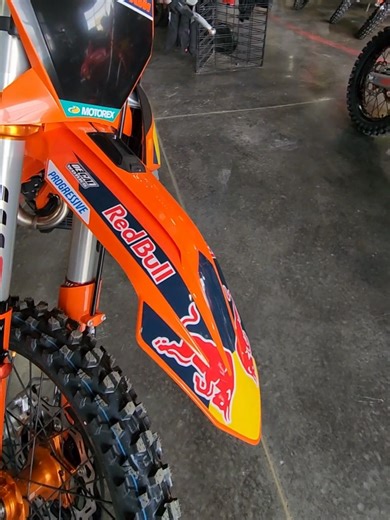 FACTORY EDITION. READY TO WIN. The 2026 KTM 250 SX-F Factory Edition just landed. Race graphics. Factory setup. Championship DNA. Who’s lining up this season? 🧡 📍 Edge Performance Sports #KTM #250SXF #FactoryEdition #Motocross #DirtBikeLife #ReadyToRace #EdgePerformanceSports