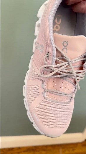 This lightweight shoe is secretly genius for travel #travel #shoes #walkingshoes