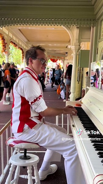 Phantom of the Opera #Paris #PalaisGarnierOperaHouse #France #Opera #Phantomoftheopera #Ghost #Haunted #musical #Grayson #piano #pianomusic #caseyscorner #hotdog #operahouse #live #love #valentinesday #fyp #viral #fypシ #fypシ゚viral #fypppppppppppppp #fypp #fypツ #phantomoftheoperatiktok