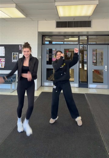 An average lunch period for us #dance #duo #trending #dancetrend #fyp | dance