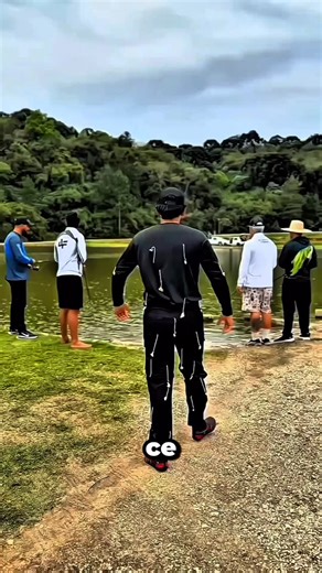 Ce garçon attrape un poisson géant comme par magie 🐟 | Maxskir