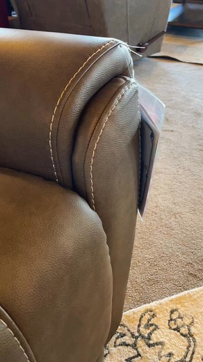 Who doesn’t love secret cup holders? Take home this power recliner from Flexsteel available at Pedigo Furniture in Livingston, Texas. #flexsteel #powerrecliner #recliner #leatherrecliner #pedigofurniture #livingstontx #lakelivingston #lakelife | Pedigo Furniture, Inc.