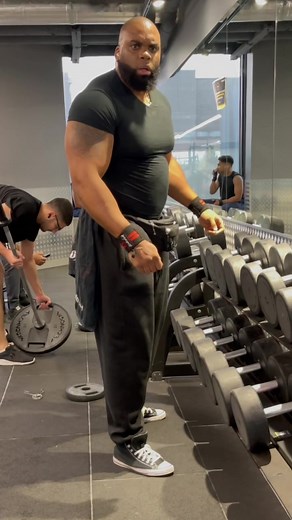 À la recherche des plus gros haltères à la salle