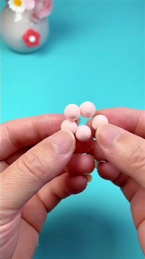 Make a beautiful little flower with clay in 30 seconds#clay #crafts #diy