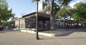 Wide open patio spaces, a menu full of delicious eats and plenty of cold beverages to help you cool off from the Texas heat make this the perfect spot to hang with friends! | Downtown Round Rock