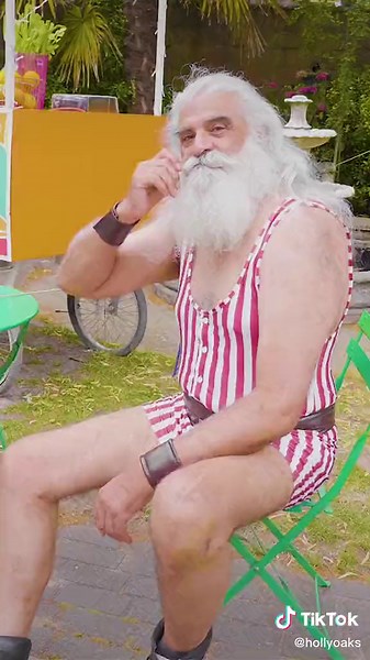 We speak to our Jeff Rawle about all things #Hollyoaks! ❤️🍿 #Fyp #ForYou #Explosion #Chess #Stunt