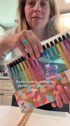 Life changing pens 🙌 perfect for homework, planners, and my never-ending to-do lists ✍️✨ #momfinds #plannergirl #gelpens