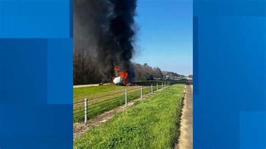 Man dies in fiery crash while changing flat tire on I-49