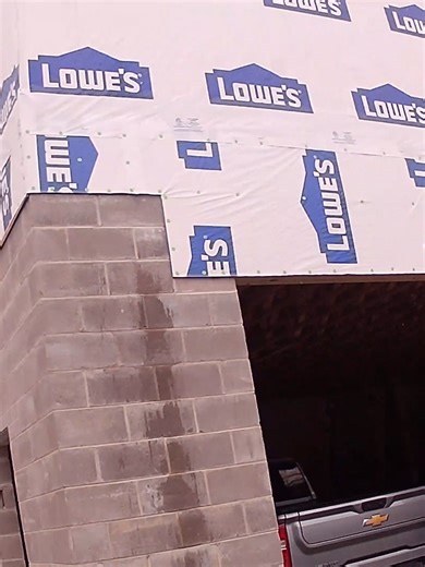 Bringing firewood totes to the house #bennettsdirtwork #smallbusiness #firewood #tractor