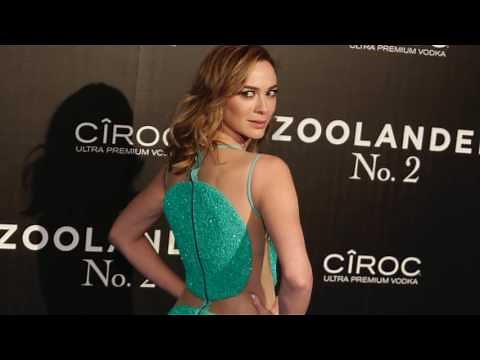 Famosas en la alfombra roja sin ropa interior | Diez Minutos