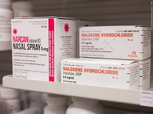 Medical students lead Narcan training at MU