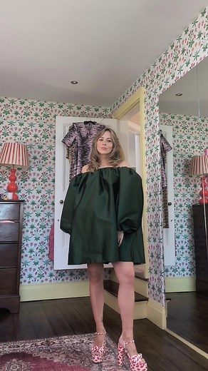 Stylish Maternity Dresses for Baby Shower Options | Motion Show