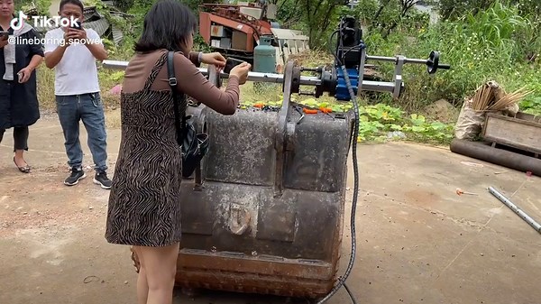 Portable line boring machine S Power #lineboring #excavators #workshop #machnist #mechanic #portablelineboring #machine #heavymachineryspare