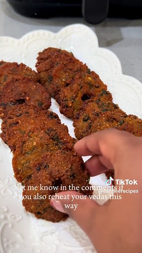 Reheating Vedas in Instant Vortex Air Fryer | Crispy Indian Snacks