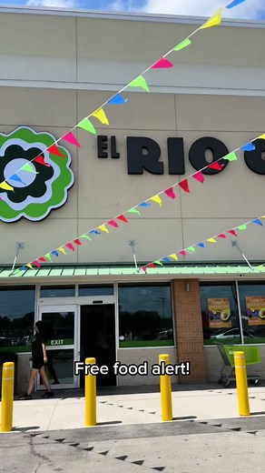 Come with me to try all the avocado-inspired delights at El Rio Grande Latin Market! 🥑🍽️ Come try them for yourself this weekend and let us know what you think. You don’t want to miss it! 🥑🎉 #Food #Avocado #EverythingsGrandeInTexas #ElRioGrandeMarket #Dallas