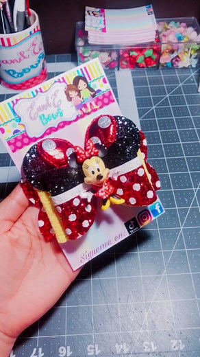 Minnie Mouse Bow Tutorial