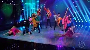 Os professores do ‘Dança dos Famosos’ se apresentam no ‘Domingão’