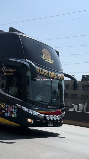 Transp. Cruz del Sur 🇵🇪 Volvo B430R Marcopolo Paradiso 1800dd Saliendo de Plaza Norte hacia Arequipa #fypシ #fyp #zxycba #buses #cruzdelsur #arequipa #arequipa_peru🇵🇪 #marcopolog7 #marcopolo #volvo #viral #tiktok #trend #trending #plazanorte #volvotrucks #transportes #interprovincial #b430r #evitamiento #panamericanasur @Busmanía