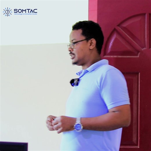 2.5K views · 25 reactions | Waxaa inoo furmey fasalada cusub ee computer ka Dhawaana waxaa xirmi doona regestration waxaan qadaneynaa arday kooban i.a #SOMTAC #technology #youthempowerment #computerscience #computer | Somali Technology Association Center | Facebook