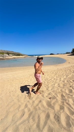 La aventura más brutal y el mejor lugar para quedarse en Puerto rico. El pueblo de Arecibo es de los mejores pueblos costeros para visitar y quedarse. #puertorico #airbnb #playa #turismo #arecibo | wandercamp_pr