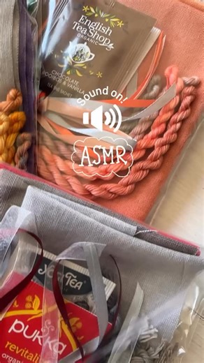 Shhh… just listen 👂✨ The soft rustle of fabric, the gentle crackle of thread packs — autumn in sound and colour 🍁🧵 A few of these cosy autumn packs are still available — once they’re gone, they’re gone! 👉 Grab yours here: https://etsy.me/2G79Mdv —— Chut… écoutez 👂✨ Le doux froissement des toiles, le craquement délicat des fils — l’automne en sons et en couleurs 🍁🧵 Il en reste encore quelques-uns sur ma boutique Etsy — après, ce sera trop tard ! 👉 Par ici : https://etsy.me/2G79Mdv #ASMRSt