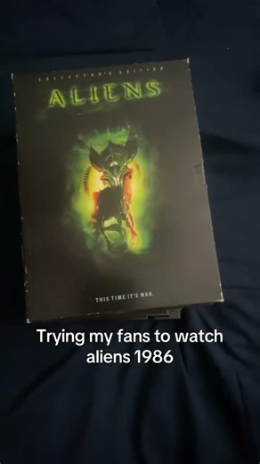 Tying get my fans to watch aliens 1986 #youtubeshorts #aliens #xenomorph #jamescameron