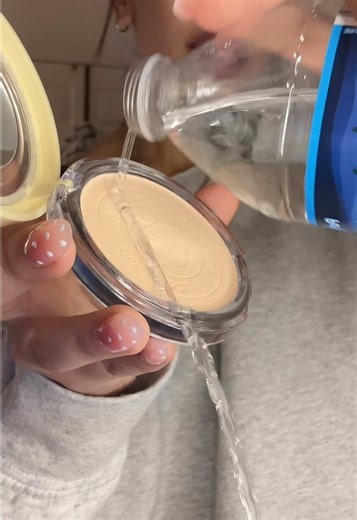 Waterproof Pressed Powder Review for Natural Makeup